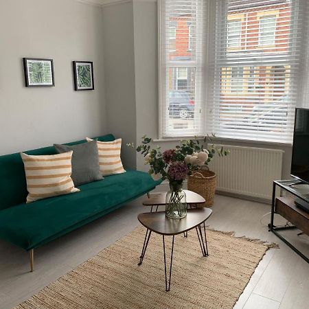House Of Cosy Dots Villa Northampton Exteriör bild